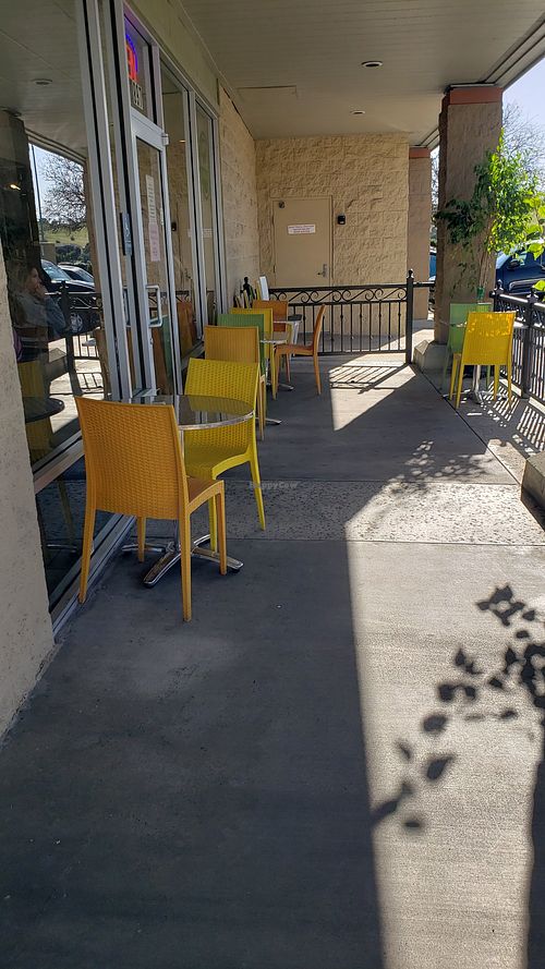 Outdoor seating at Y'not Organic in Pismo Beach