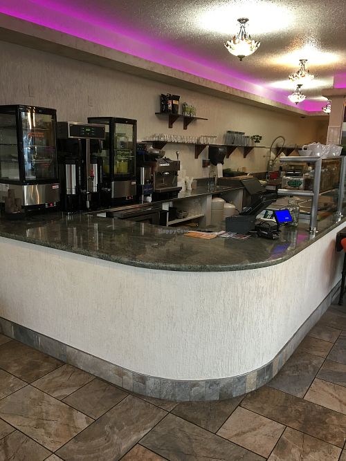 Counter. at Y'not Organic in Pismo Beach