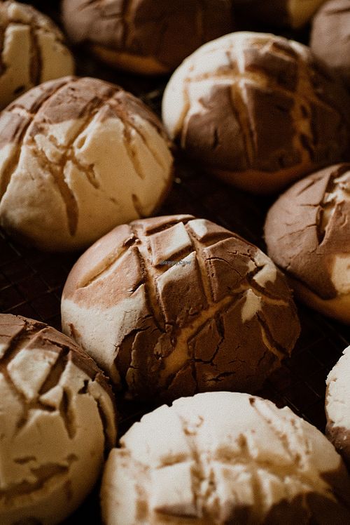Conchas veganas 😍

Solo por pedido con entrega los días miércoles, envía mensaje a en Instagram @elburrorayado at El Burro Rayado - Food Cart in Tijuana