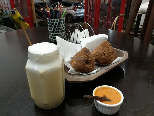 Coxinhas e suco at Tabuleria in Sao Thome Das Letras