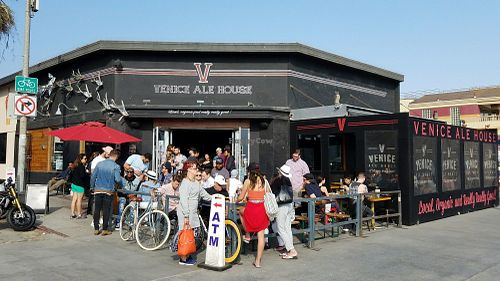 Outside at Venice Ale House in Venice
