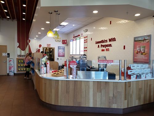 Clean at Smoothie King in Naples