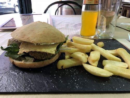 Rustic burger at Rustic Fusion in Madrid