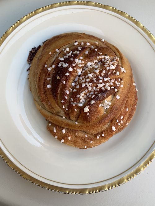 Vegan cinammon bun at Bageri Leve in Malmo