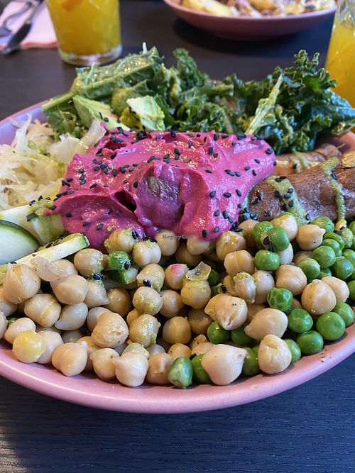 Pink hummus bowl at RoseHip Vegan Kebabs in Vilnius