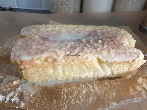 vegan lemon drizzle at Heavenly Bakery in Southampton