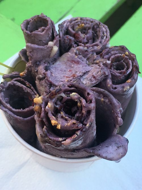 Blackberry-Oreo rolled ice cream  at Frozen Rolls - Tajskie Lody in Krakow