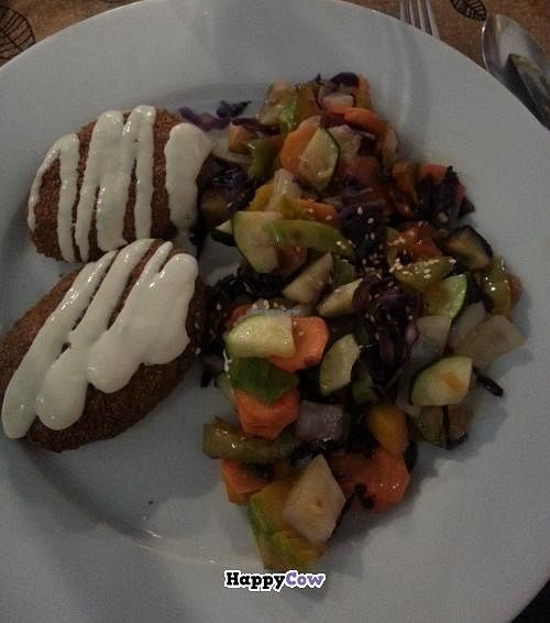 Wholegrain Escalopes with vegetables at Bar Ecologico Gaia in Sevilla