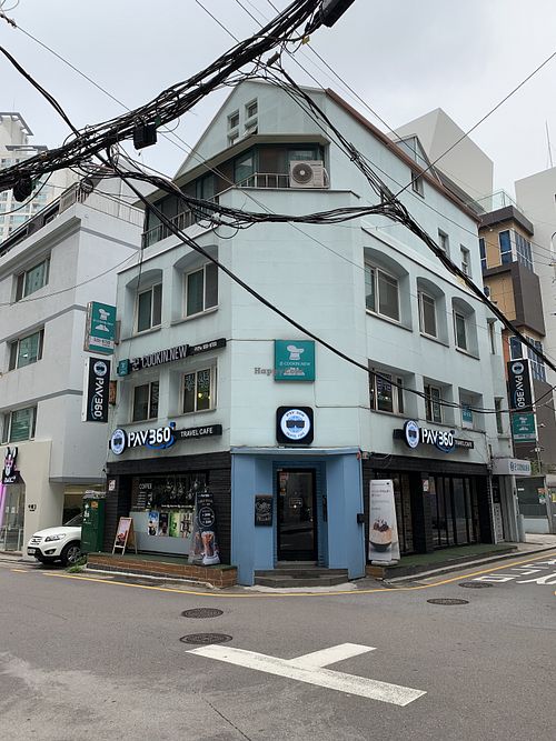 Entrance on the right at Ggun cookin.new - 꾼쿠킨뉴 in Seoul