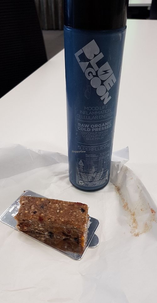 Blue lagoon and a granola bar at Superfluid in Fitzroy