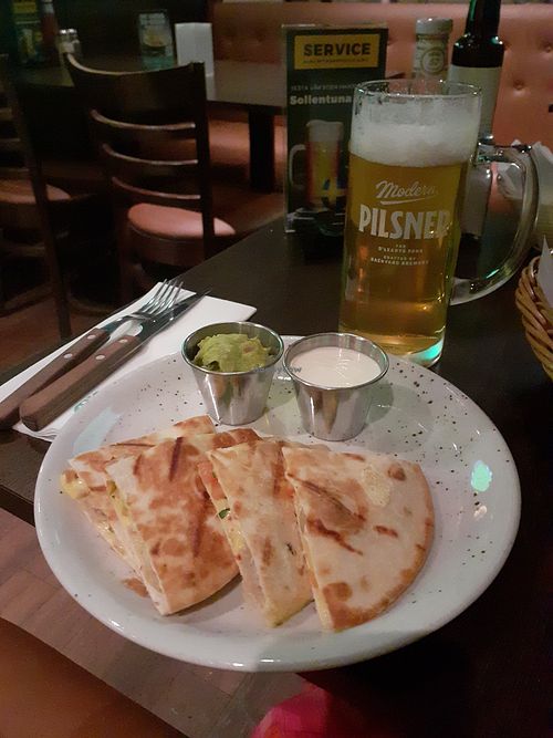 Oumph! Quesadilla with vegan quacamole and sour cream at O'Learys - Sollentuna in Sollentuna