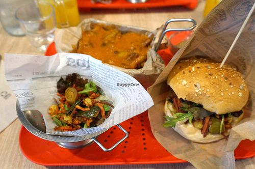 Yoda burger + Vladimir Poutine (all vegan) at Le Melting Potes in Nantes