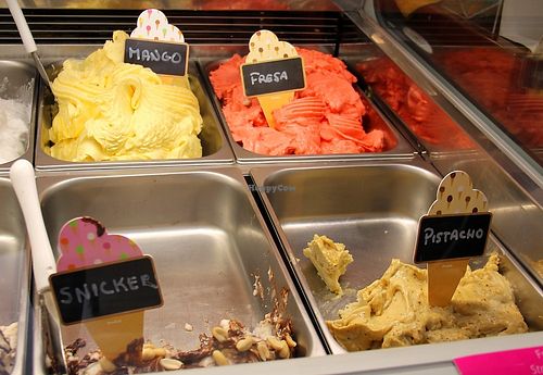 Pistachio, Snickers, Strawberry and Mango flavours.  at Yummy Helados in Malaga