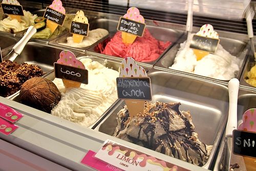 Some vegan flavours at Yummy Helados in Malaga