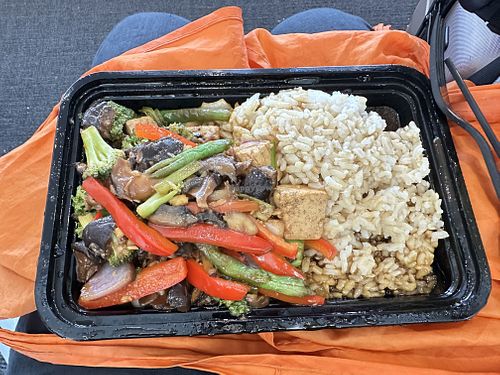 Tofu & vegetable with brown rice (extra $) - made to order  at ORD - Big Bowl - T5 in Chicago