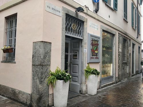 Street View at Pinzimonio in Como