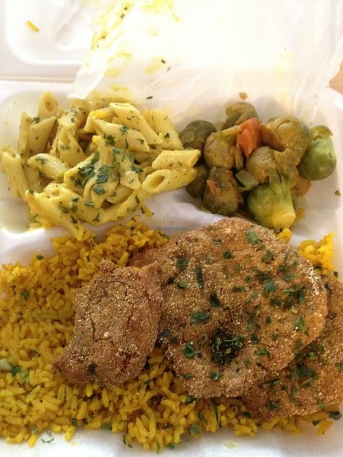 Chkn rules! Savour the tase, forego the slaughter!  at Naomi Vegan Meets in Chesapeake