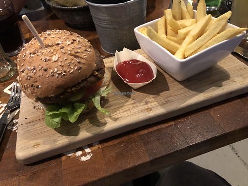 Burger is always a good idea at De Uurwerker in Groningen