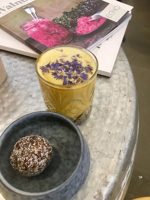 Turmeric latte and cinnamon ball at Echo in Margate