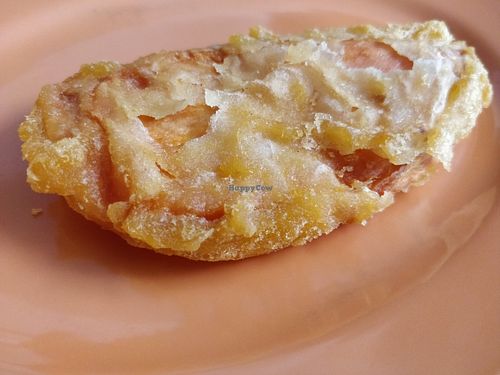 Fried sweet potatoes at Delisnacks 德利食 - Eunos Market in East Singapore