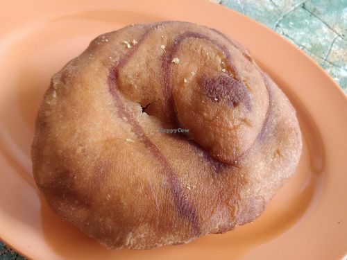 ham chim peng (red bean bun) at Delisnacks 德利食 - Eunos Market in East Singapore