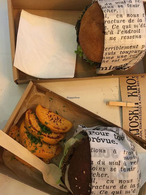 Burgers with sides at Matrjoska Kroshka in Budapest