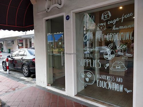 Eco ethical pet supplies, cage free humane pet grooming at Bubbly Petz in East Singapore