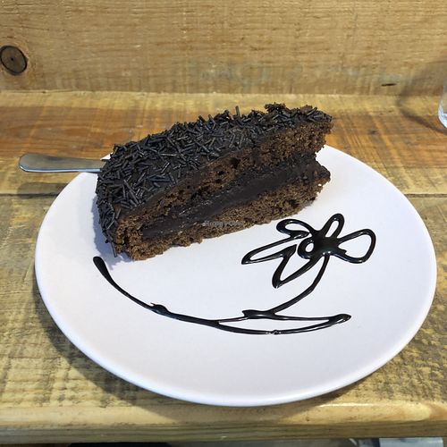 Bolo de chocolate  at Moko Veggie Cafe - Anjos in Lisbon