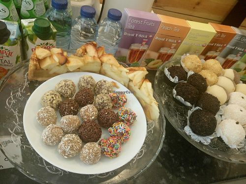 Sweets at Moko Veggie Cafe - Anjos in Lisbon