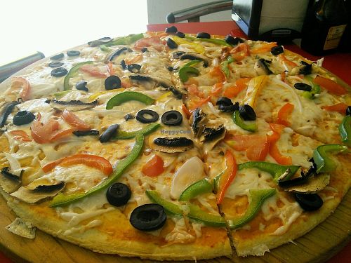 vegan pizza at Sabor Latino in Playa Del Carmen