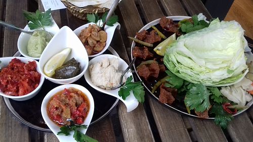 Tchi Kofte salade, Entrées mixtes (specify vegan). at Restaurant Vege in Paris