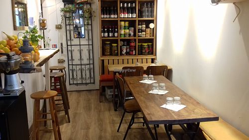 small restaurant room at Restaurant Vege in Paris