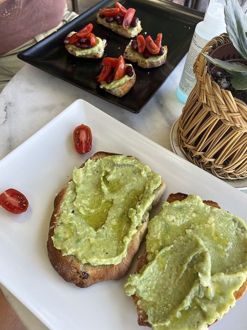 toasted (super tasty!) olive bread with avocado (€8) and mini ‘mexican’ bruscetta (€7)   at Nemobar in Paros