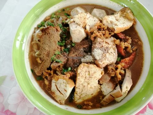 Noodle soup with tofu and various fake soya meats. 40thb at Veg Restaurant in Ayutthaya