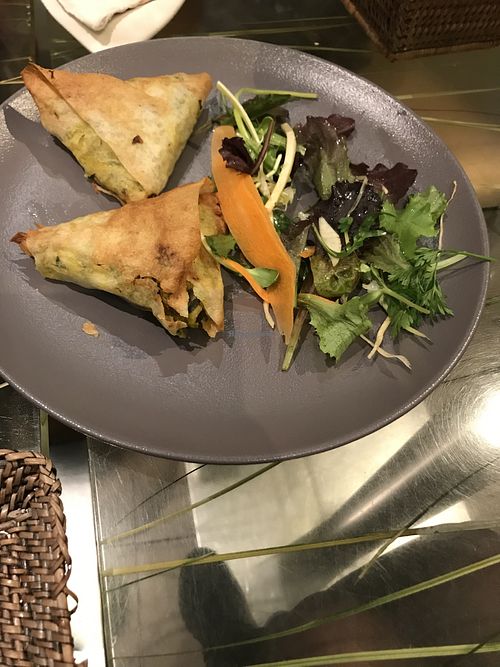 Appetizer samosas at Dame Nature in Saint-laurent-du-var
