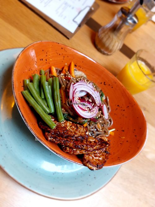Noodles tempeh bowl at Bhalu in Nijmegen