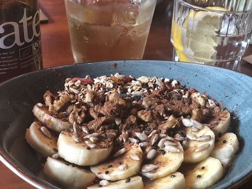 vegan yoghurt breakfast at Bhalu in Nijmegen