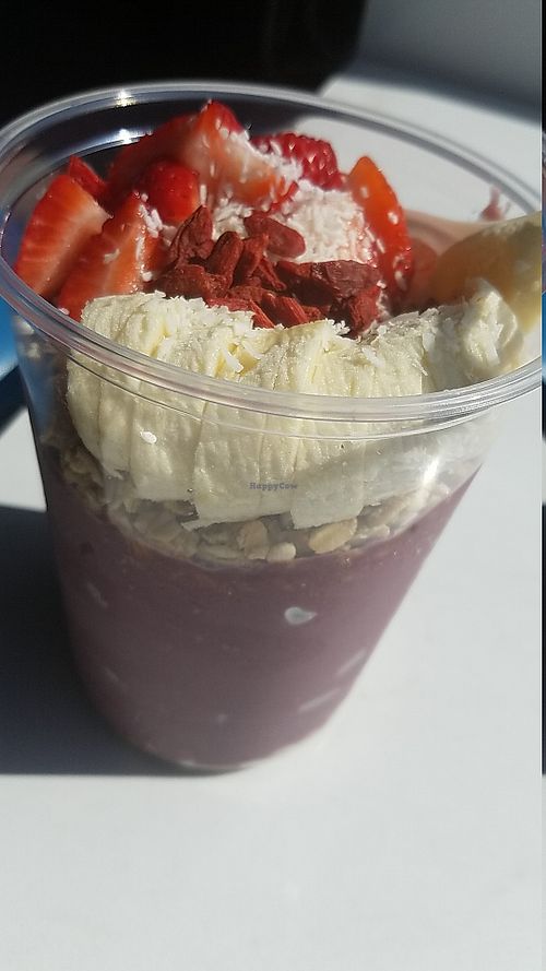 Earth bar signature acai bowl at Earthbar - Ocean Ave in Santa Monica