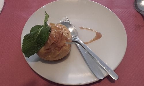 Roasted apple, an all time favorite vegan dessert across Spain at Espiga in Torremolinos