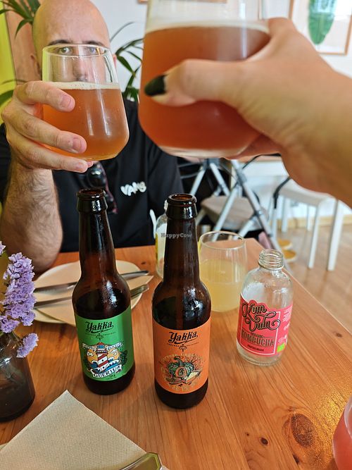 Kombuchas and artisanal beers at La Voladora in Alicante