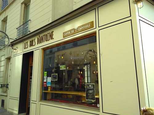 shopfront at Les Bols d'Antoine in Paris