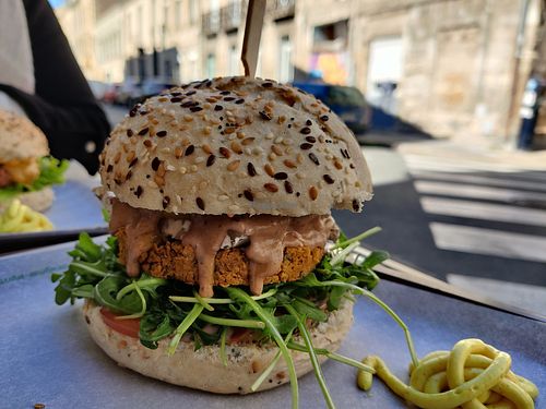 peanut butter, rocket salad, creamy cheese and other delicious elements 🫐 at The Wild Note in Bordeaux