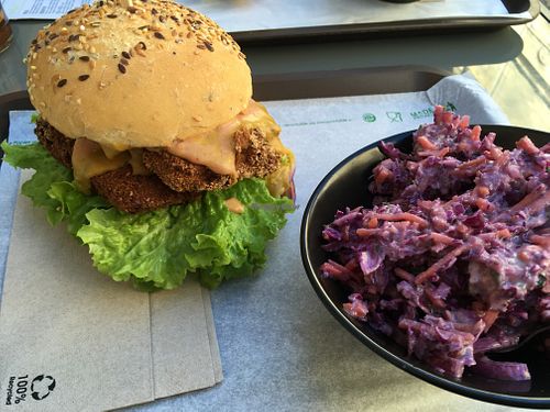 "Chicken" burger and coleslaw at The Wild Note in Bordeaux