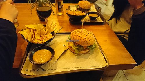 Beautiful burger at The Wild Note in Bordeaux