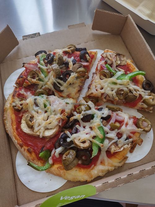 Vegan veggie pizza at Fresh Brothers in Hollywood