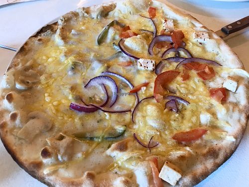 Pizza half Gyros, half Stroganoff 🍕 at Veganeria in Budapest