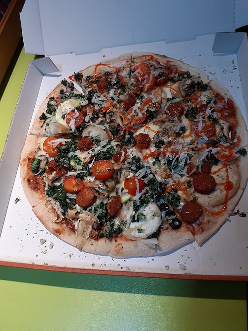 Pizza olivia at Valen Pizza in Valencia