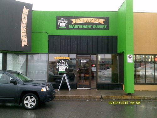 Magasin at Falafel Manie in Laval