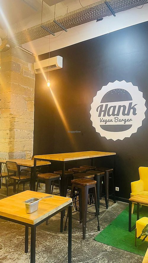 Hank Vegan Burger Lyon Restaurant HappyCow