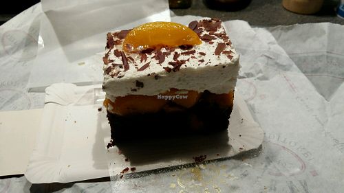 Vegan cream-chocolate cake with fruit at Konditorei Jindrak in Linz